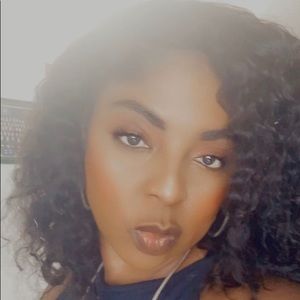 Meet your Posher, Camille